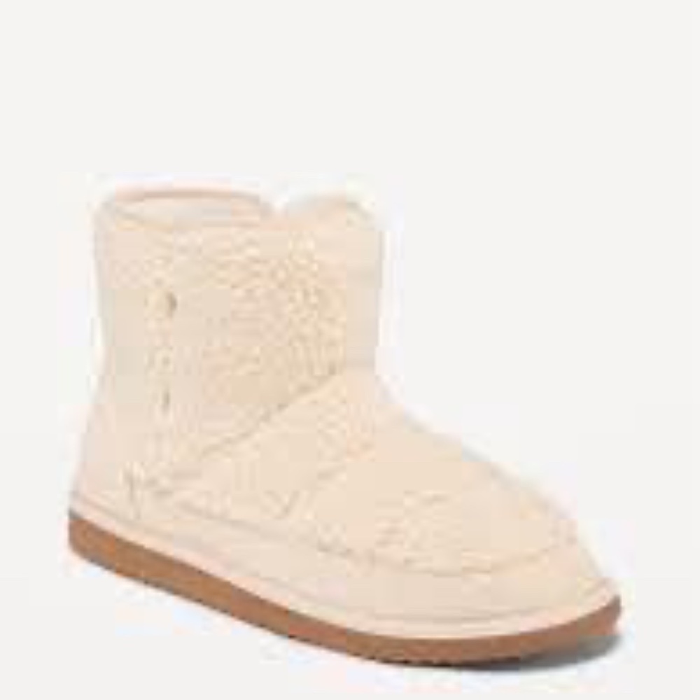 BRAND NEW girl youth old navy beige sherpa boots size 2Y
